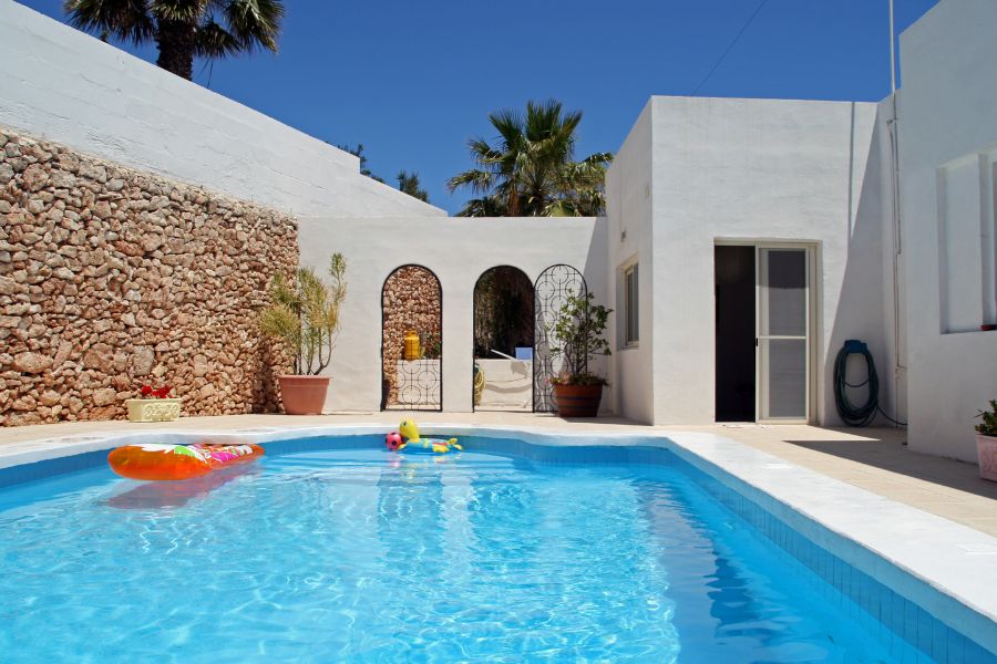 casa con piscina