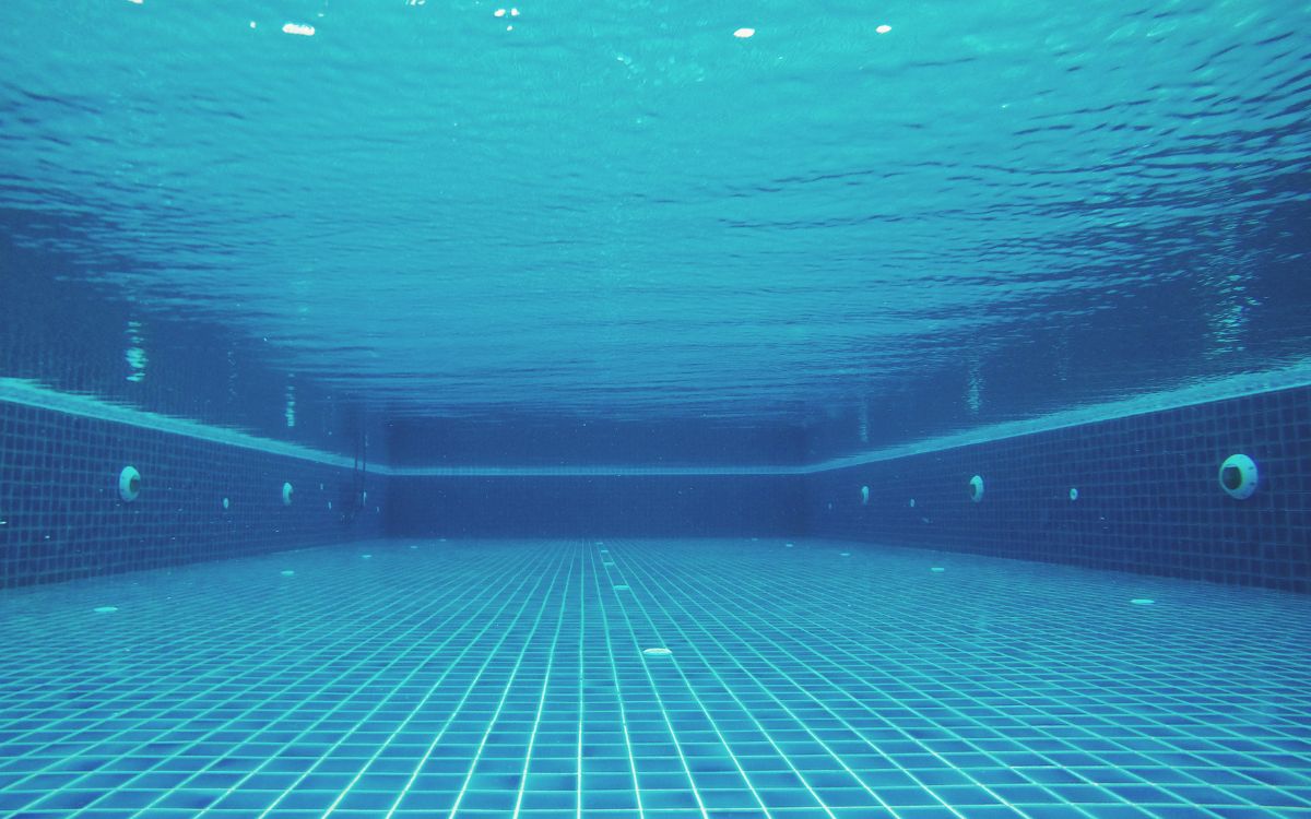 interior piscina