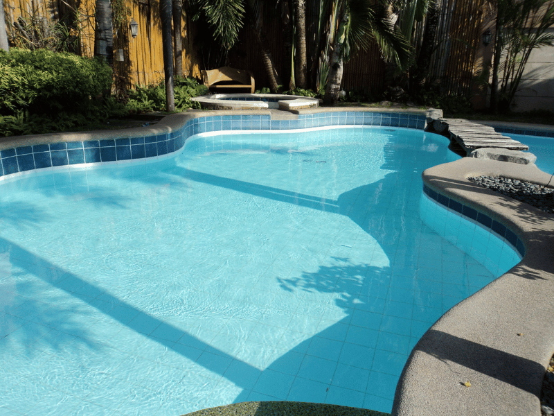 Cómo detectar filtraciones en piscinas antes de que el problema avance