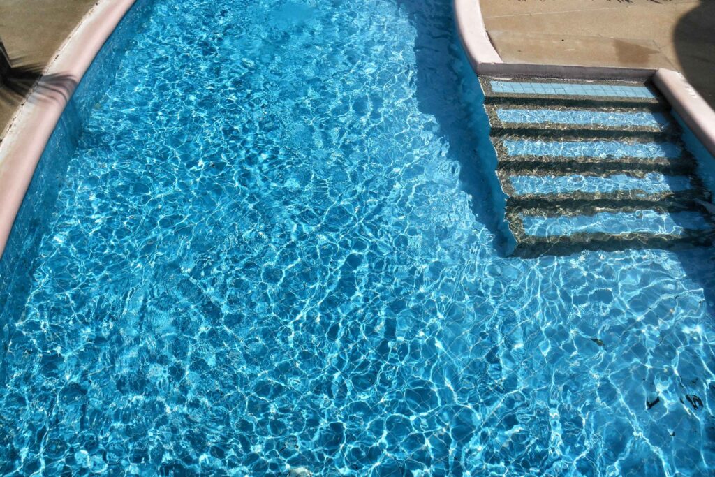 Rehabilitación de piscinas: errores que conviene evitar antes de empezar